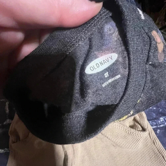 Boys 2T bundle : shorts plus 2 shirts - Picture 4 of 7